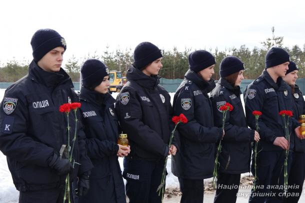 Пам’ятаємо кожного: курсанти ННІПД вшанували загиблих оборонців України