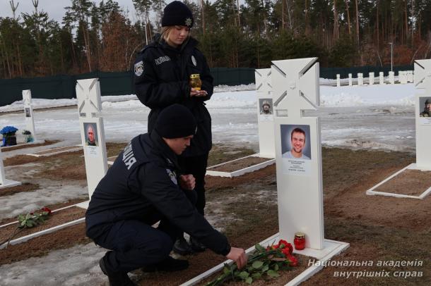 Пам’ятаємо кожного: курсанти ННІПД вшанували загиблих оборонців України