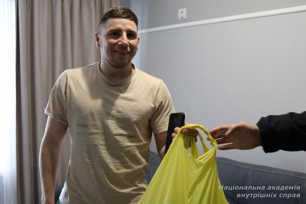 Турбота й підтримка: курсанти відвідали ветеранів у реабілітаційному центрі