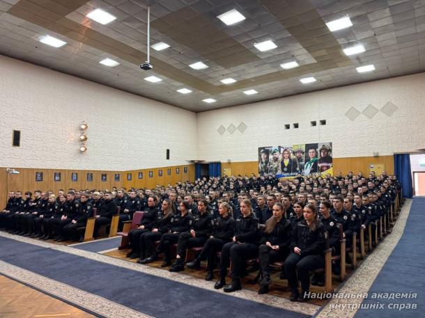 Про принципи, дисципліну та відповідальність: зустріч здобувачів освіти ННЕКІ з керівництвом академії