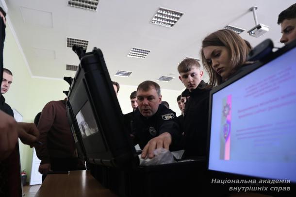 Представники Управління криміналістичного забезпечення ГСУ НПУ долучаються до підготовки майбутніх слідчих