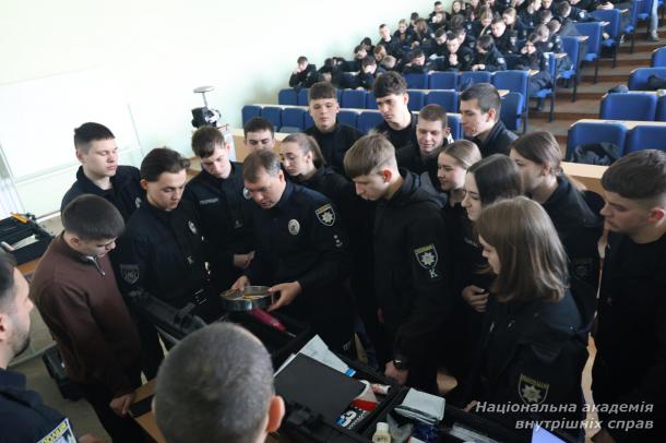 Представники Управління криміналістичного забезпечення ГСУ НПУ долучаються до підготовки майбутніх слідчих