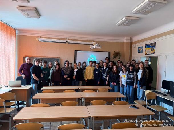 Представники НАВС розповіли школярам про професію поліцейського