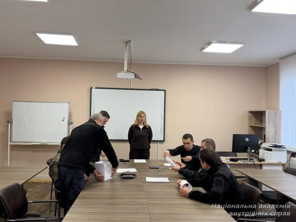 Психологічна безпека як основа ефективної взаємодії: в НАВС відбулося тематичне заняття для працівників кафедри