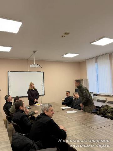 Психологічна безпека як основа ефективної взаємодії: в НАВС відбулося тематичне заняття для працівників кафедри