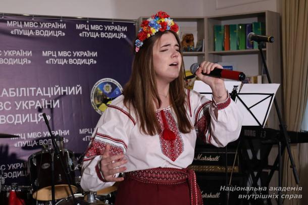 Курсанти ННІПД привітали ветеранів реабілітаційного центру МВС з різдвяними святами