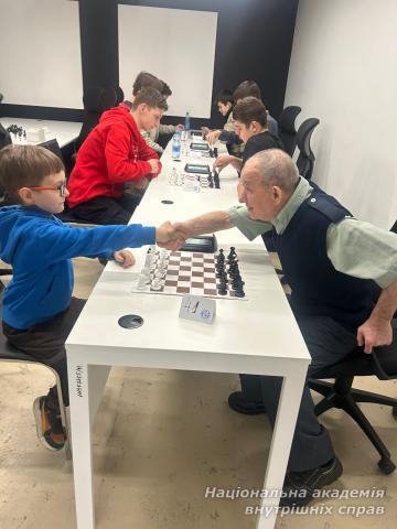 Київські турніри з шахів: впевнена гра представників НАВС