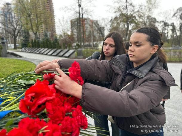 Пам’ять і досвід: у НАВС вшанували 40-ві роковини Чорнобильської трагедії