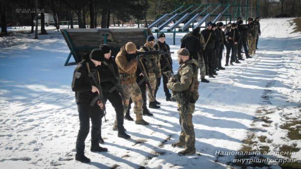Військова тактика в службовій діяльності поліцейських: практичний тренінг для курсантів НАВС