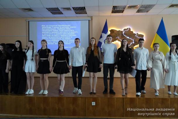 Пам’ятаємо Чорнобиль: у НАВС і Київському ліцеї імені Ярослава Кондратьєва вшанували героїв Чорнобиля
