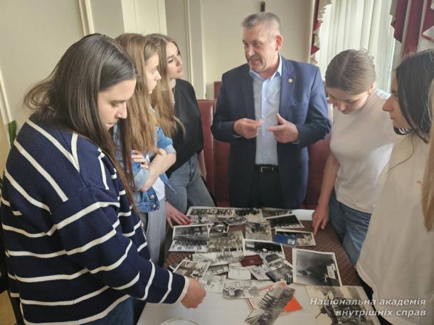 Пам’ятаємо Чорнобиль: у НАВС і Київському ліцеї імені Ярослава Кондратьєва вшанували героїв Чорнобиля