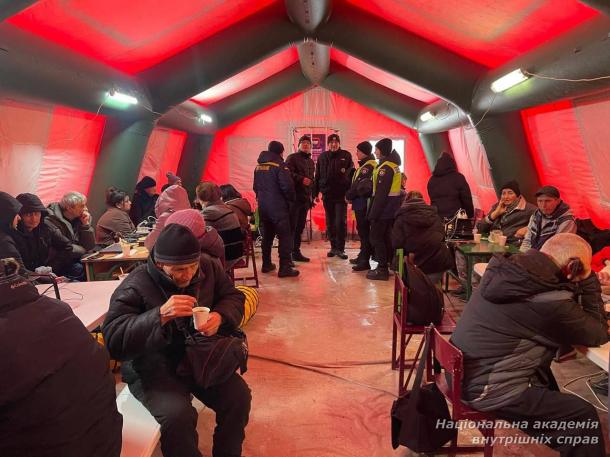 Курсанти НАВС долучилися до забезпечення порядку та допомоги на пунктах незламності