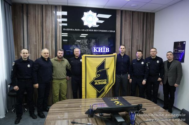 Сила духу і сила знань: зустріч із воїнами 1-го корпусу Національної гвардії України «Азов» Сила духу і сила знань: зустріч із воїнами 1-го корпусу Національної гвардії України «Азов»