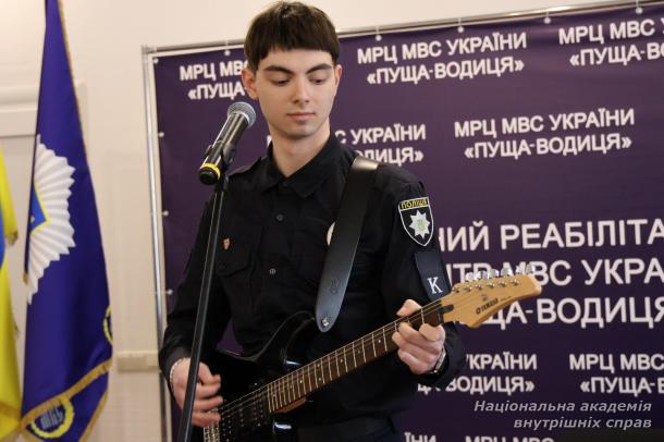 Курсанти ННІПД привітали ветеранів