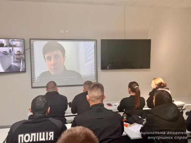 Від теорії до практики: сучасні підходи до забезпечення прав людини в діяльності поліції