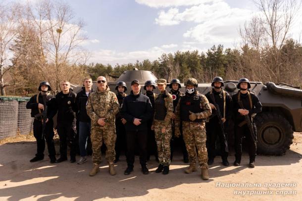 Навчання на блокпості в умовах бойових загроз: курсанти НАВС відпрацювали комплексні алгоритми дій