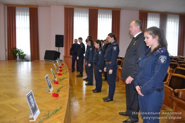 Гірчить Чорнобиль крізь віки, гірчить…