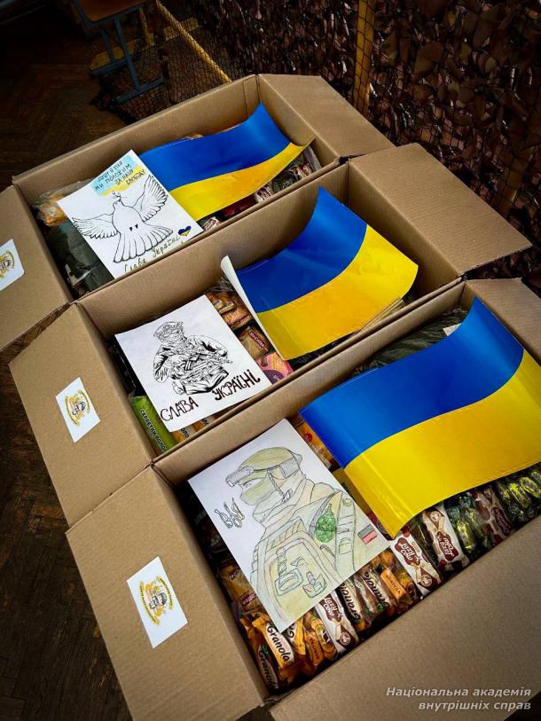 “Подаруй тепло захиснику”: колектив академії долучився до волонтерської ініціативи