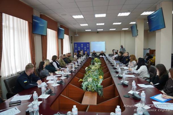Психологічна підтримка підлітків: МВС та ГО «Gen.Ukrainian» провели навчання для персоналу закладів освіти системи МВС