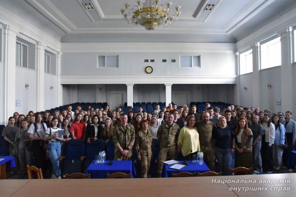 Зустріч, що змінює свідомість: студенти НАВС поспілкувалися з ветеранами війни