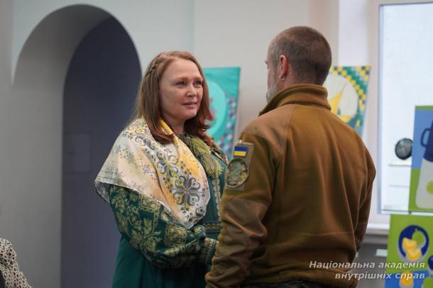 У Національній академії внутрішніх справ відкрили художню виставку, присвячену пам’яті Героя Андрія Бахтова