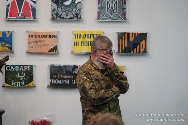 У Національній академії внутрішніх справ відкрили художню виставку, присвячену пам’яті Героя Андрія Бахтова
