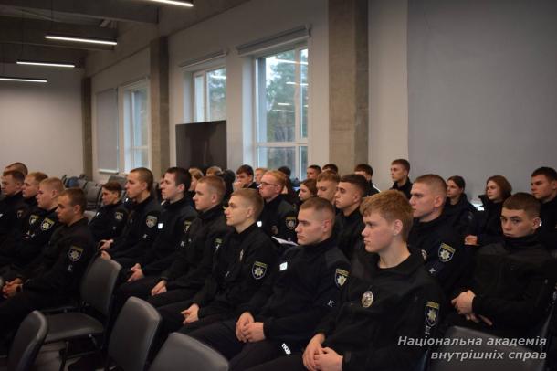 Курсанти обговорили стандарти захисту прав людини в діяльності поліції Курсанти обговорили стандарти захисту прав людини в діяльності поліції