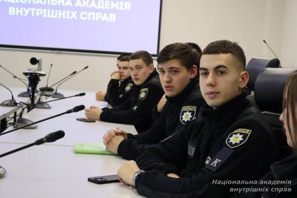 Менторство в НАВС: старші курсанти допомагають першокурсникам швидше адаптуватися