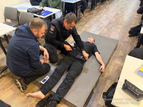 Практичні заняття з тактичної підготовки в НАВС: курсанти відпрацювали алгоритм MARCH на інноваційних засобах домедичної допомоги