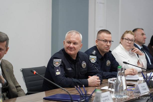 Міжвідомчий круглий стіл щодо дотримання процесуальних прав осіб під час досудового розслідування Міжвідомчий круглий стіл щодо дотримання процесуальних прав осіб під час досудового розслідування