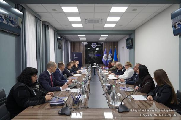 Міжвідомчий круглий стіл щодо дотримання процесуальних прав осіб під час досудового розслідування Міжвідомчий круглий стіл щодо дотримання процесуальних прав осіб під час досудового розслідування