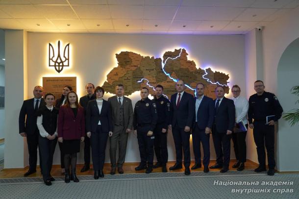 Міжвідомчий круглий стіл щодо дотримання процесуальних прав осіб під час досудового розслідування Міжвідомчий круглий стіл щодо дотримання процесуальних прав осіб під час досудового розслідування