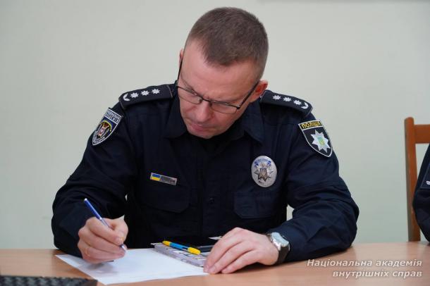 Здобувачі та науково-педагогічні працівники НАВС долучилися до Всеукраїнського радіодиктанту національної єдності Здобувачі та науково-педагогічні працівники НАВС долучилися до Всеукраїнського радіодиктанту національної єдності