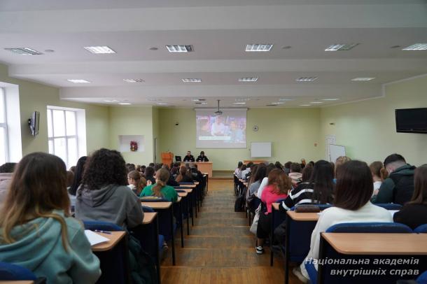 Здобувачі та науково-педагогічні працівники НАВС долучилися до Всеукраїнського радіодиктанту національної єдності Здобувачі та науково-педагогічні працівники НАВС долучилися до Всеукраїнського радіодиктанту національної єдності