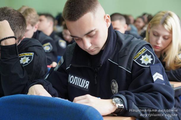 Здобувачі та науково-педагогічні працівники НАВС долучилися до Всеукраїнського радіодиктанту національної єдності Здобувачі та науково-педагогічні працівники НАВС долучилися до Всеукраїнського радіодиктанту національної єдності