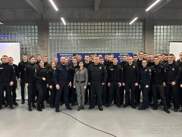 Бінарне заняття з курсантами за участю представника Департаменту головної інспекції та дотримання прав людини НПУ Бінарне заняття з курсантами за участю представника Департаменту головної інспекції та дотримання прав людини НПУ