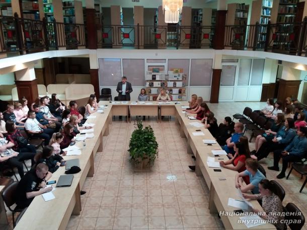 «Ми повинні вшановувати загиблих у роки Великого терору…», – з матеріалів науково-практичної конференції у Навчально-науковому інституті № 3