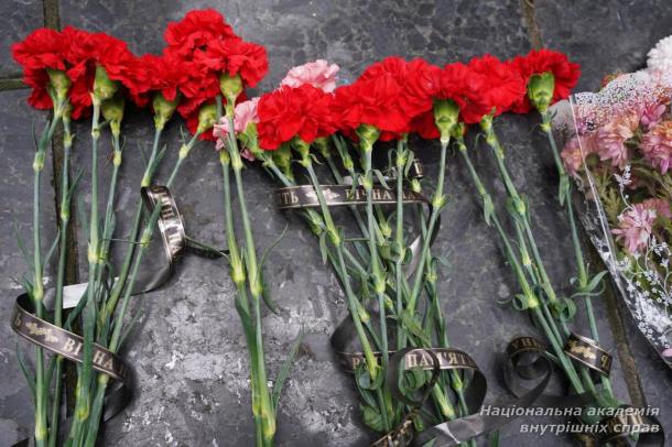 У НАВС вшанували героїв з нагоди Дня визволення України від фашистських загарбників У НАВС вшанували героїв з нагоди Дня визволення України від фашистських загарбників