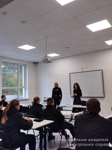 Криміналістичне дослідження документів і письма: практичні заняття за участю експерта ДНДЕКЦ МВС України Криміналістичне дослідження документів і письма: практичні заняття за участю експерта ДНДЕКЦ МВС України