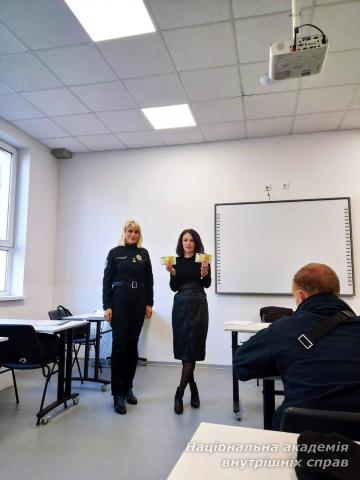 Криміналістичне дослідження документів і письма: практичні заняття за участю експерта ДНДЕКЦ МВС України Криміналістичне дослідження документів і письма: практичні заняття за участю експерта ДНДЕКЦ МВС України