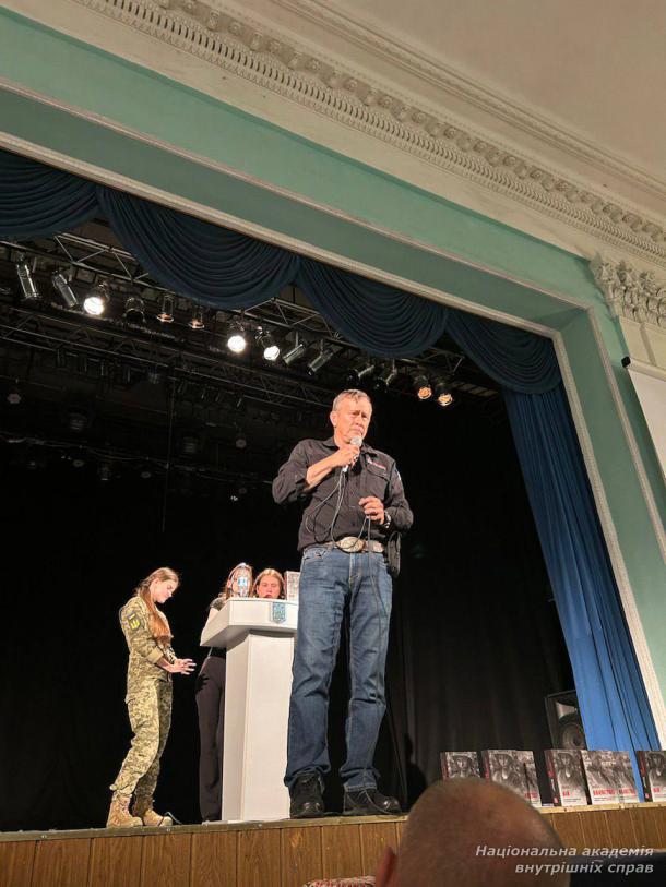 Зустріч з іноземним фахівцем з бойової психології