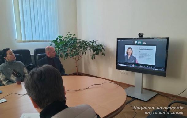 Безбар’єрна комунікація в правничій освіті: у НАВС відбулася лекція для науково-педагогічних працівників