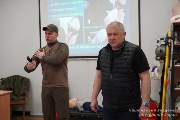 Відпрацювання протоколу M.A.R.C.H.: у НАВС провели бінарне заняття з домедичної підготовки