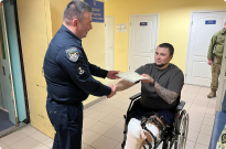 Диплом незламності: випускнику НАВС вручили відзнаку в госпіталі Фото