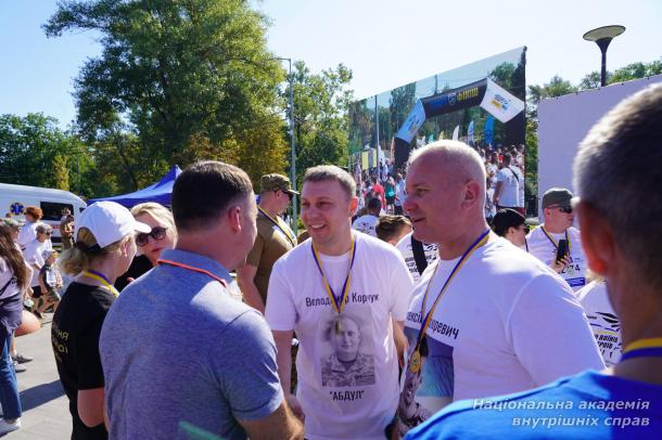 30 серпня НАВС долучилася до Всеукраїнського патріотичного забігу «Шаную воїнів, біжу за Героїв України».