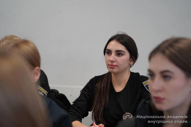 Розмовні клуби з носіями англійської мови для курсантів і студентів НАВС