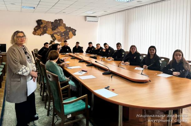 Формування наукового мислення та дослідницьких навичок Формування наукового мислення та дослідницьких навичок